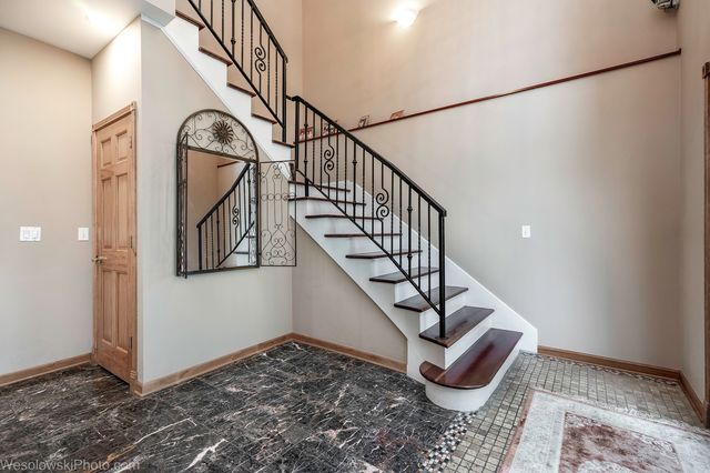 7305 W Foster Avenue, Harwood Heights, IL 60706