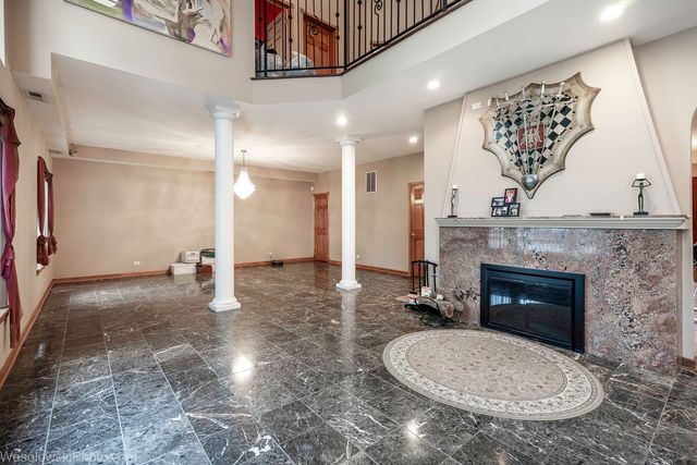 7305 W Foster Avenue, Harwood Heights, IL 60706