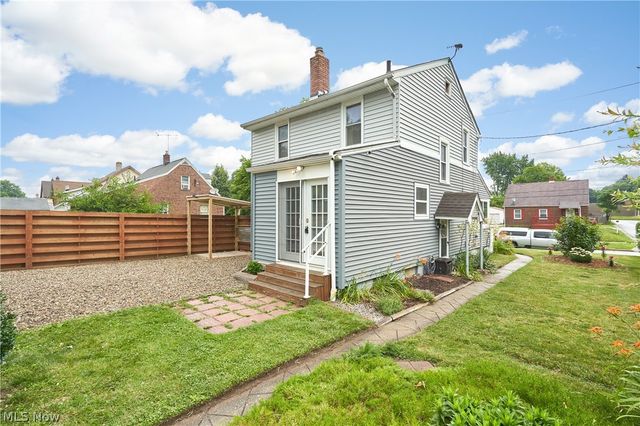 350 Oxford Avenue, Akron, OH 44310