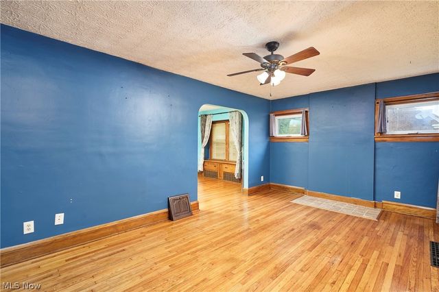 350 Oxford Avenue, Akron, OH 44310