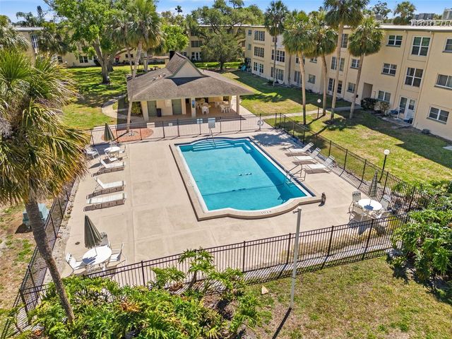 11700 PARK BOULEVARD 202, Seminole, FL 33772