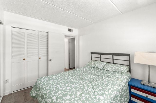 11700 PARK BOULEVARD 202, Seminole, FL 33772