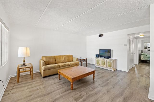 11700 PARK BOULEVARD 202, Seminole, FL 33772