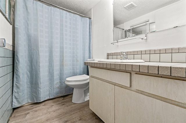 11700 PARK BOULEVARD 202, Seminole, FL 33772