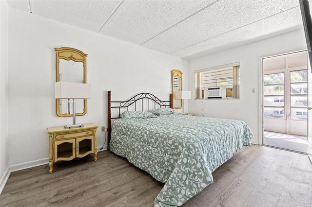 11700 PARK BOULEVARD 202, Seminole, FL 33772