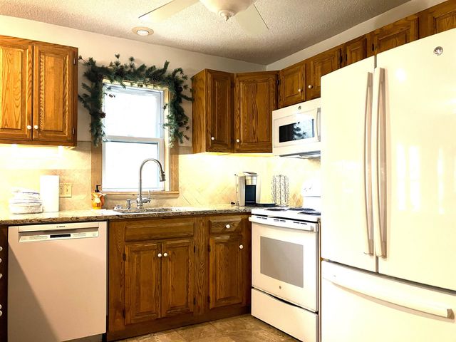 14 High Top Road B124, Wilmington, VT 05363