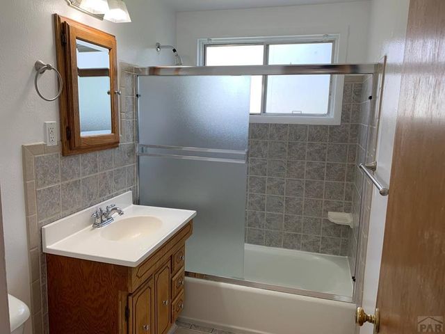 1706 Comanche Rd, Pueblo, CO 81001