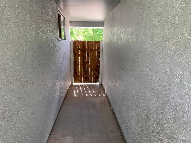 1706 Comanche Rd, Pueblo, CO 81001