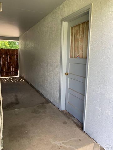 1706 Comanche Rd, Pueblo, CO 81001