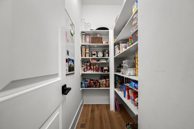 1047 Sinatra Dr, Nolensville, TN 37135