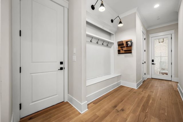 1047 Sinatra Dr, Nolensville, TN 37135