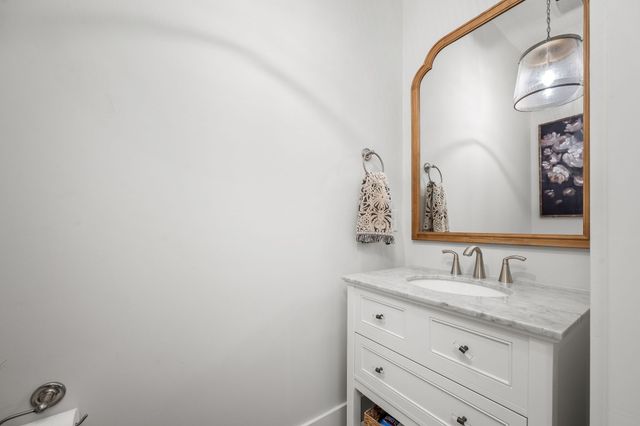 1047 Sinatra Dr, Nolensville, TN 37135