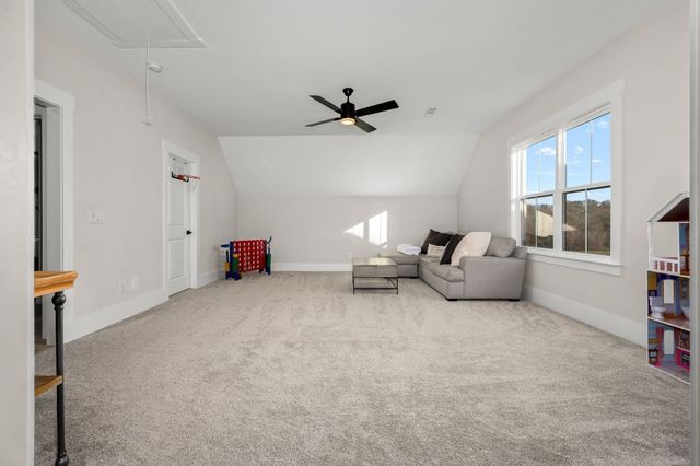 1047 Sinatra Dr, Nolensville, TN 37135