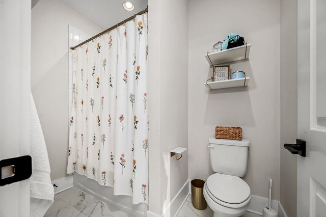 1047 Sinatra Dr, Nolensville, TN 37135