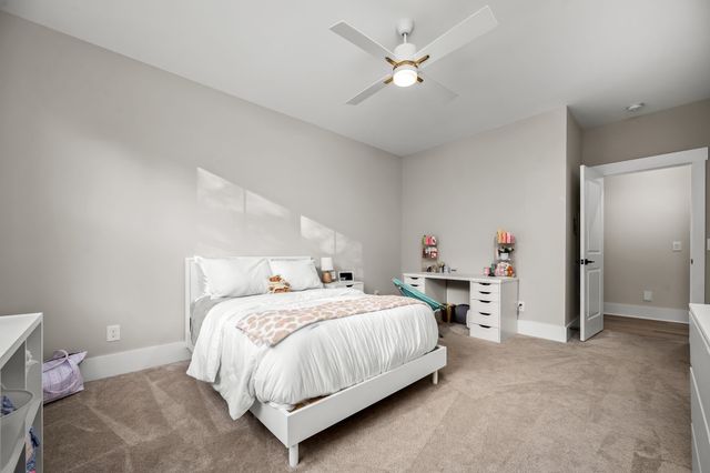 1047 Sinatra Dr, Nolensville, TN 37135