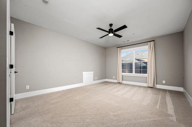 1047 Sinatra Dr, Nolensville, TN 37135