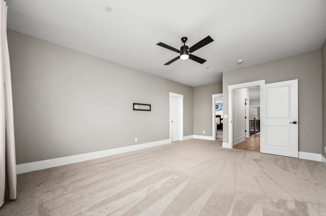 1047 Sinatra Dr, Nolensville, TN 37135