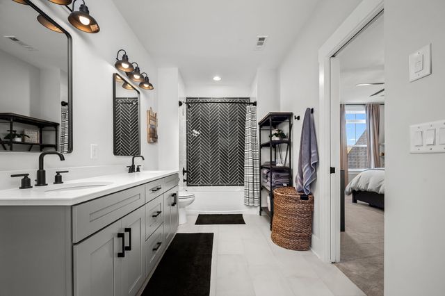 1047 Sinatra Dr, Nolensville, TN 37135