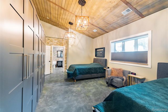 21527 Parke Lane, Grosse Ile Township, MI 48138