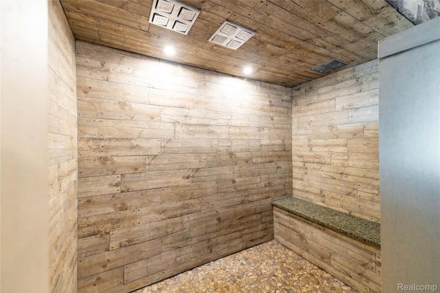 21527 Parke Lane, Grosse Ile Township, MI 48138