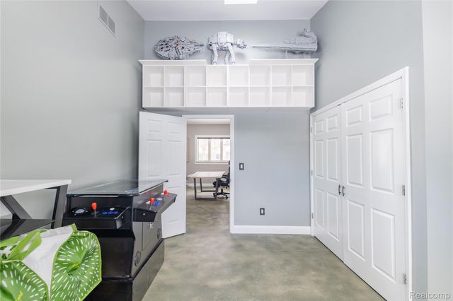 21527 Parke Lane, Grosse Ile Township, MI 48138