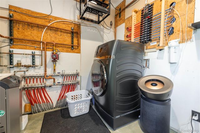 21527 Parke Lane, Grosse Ile Township, MI 48138