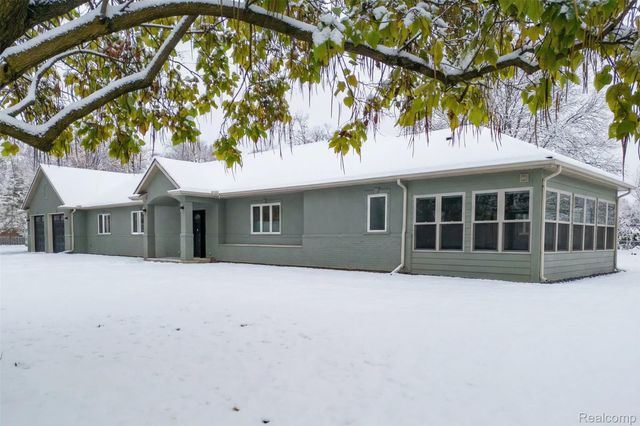 21527 Parke Lane, Grosse Ile Township, MI 48138