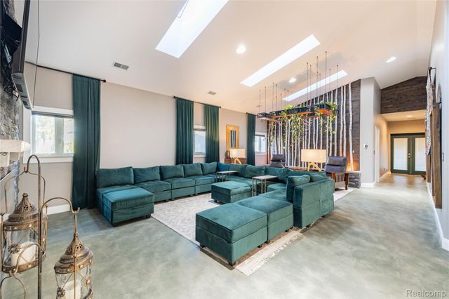 21527 Parke Lane, Grosse Ile Township, MI 48138