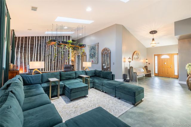 21527 Parke Lane, Grosse Ile Township, MI 48138