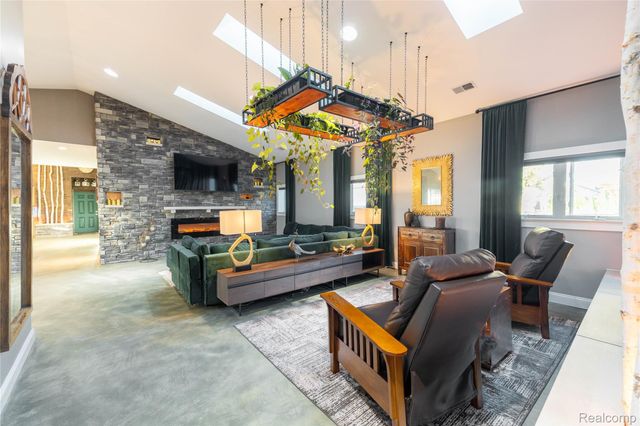 21527 Parke Lane, Grosse Ile Township, MI 48138