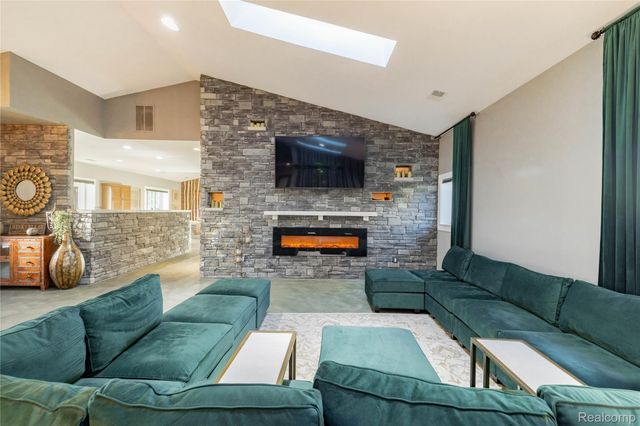 21527 Parke Lane, Grosse Ile Township, MI 48138