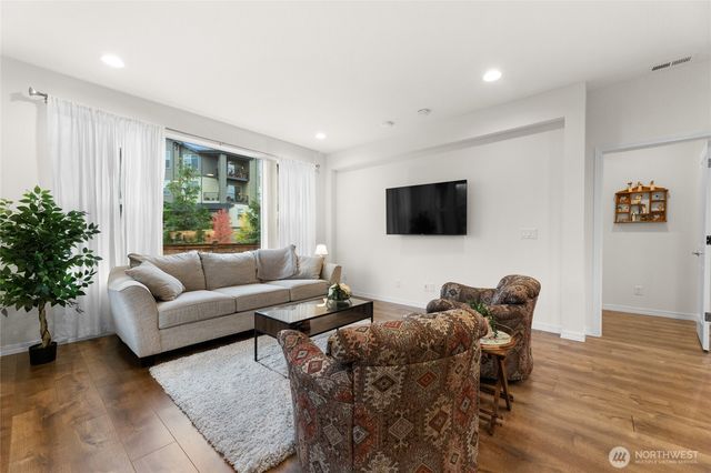 22701 SE 237th Place, Maple Valley, WA 98038