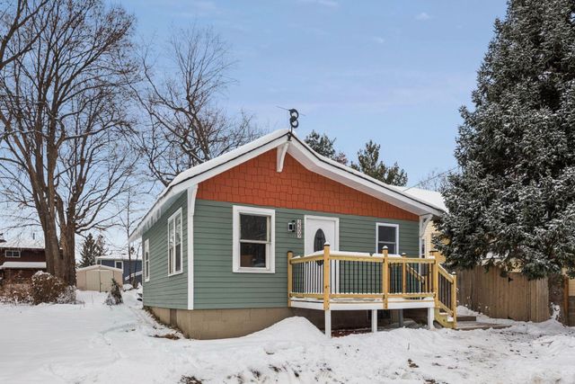 2209 Chateau Lane, Mound, MN 55364