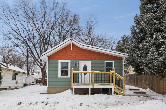 2209 Chateau Lane, Mound, MN 55364