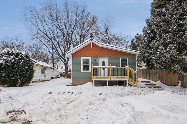 2209 Chateau Lane, Mound, MN 55364