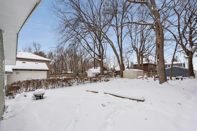 2209 Chateau Lane, Mound, MN 55364