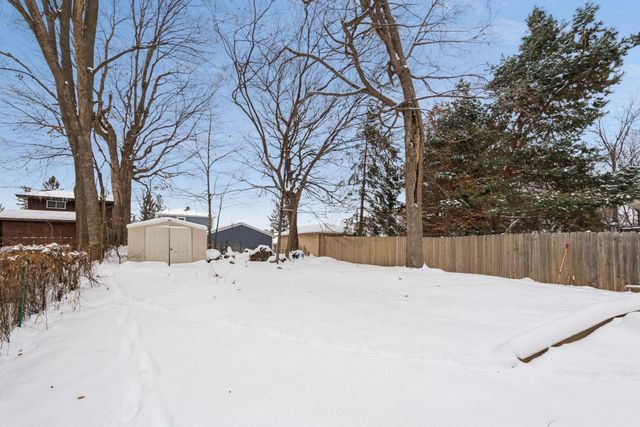 2209 Chateau Lane, Mound, MN 55364