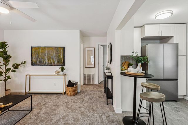 2209 Chateau Lane, Mound, MN 55364