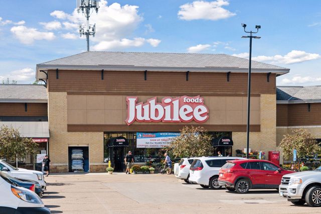 2209 Chateau Lane, Mound, MN 55364