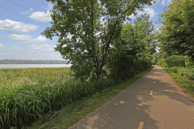 2209 Chateau Lane, Mound, MN 55364