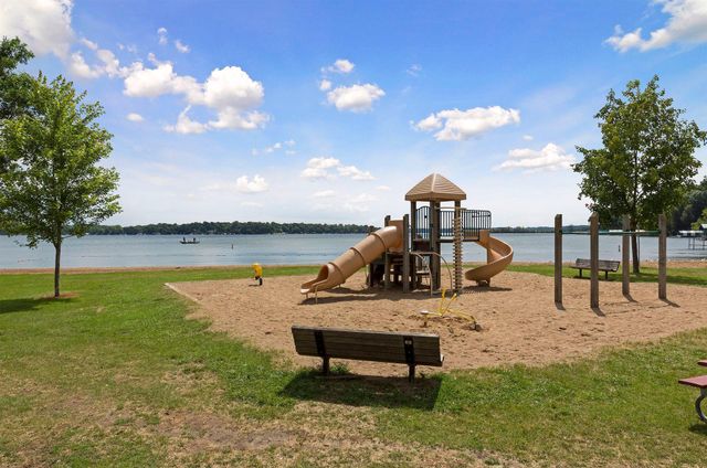 2209 Chateau Lane, Mound, MN 55364