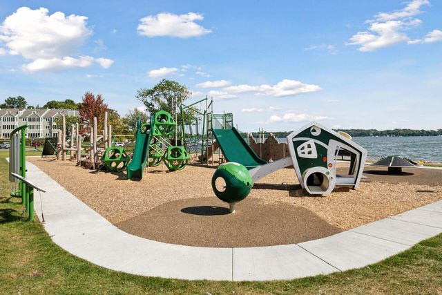 2209 Chateau Lane, Mound, MN 55364