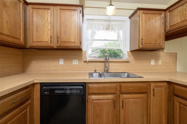 1710 Park Hill Drive, Arlington, TX 76012
