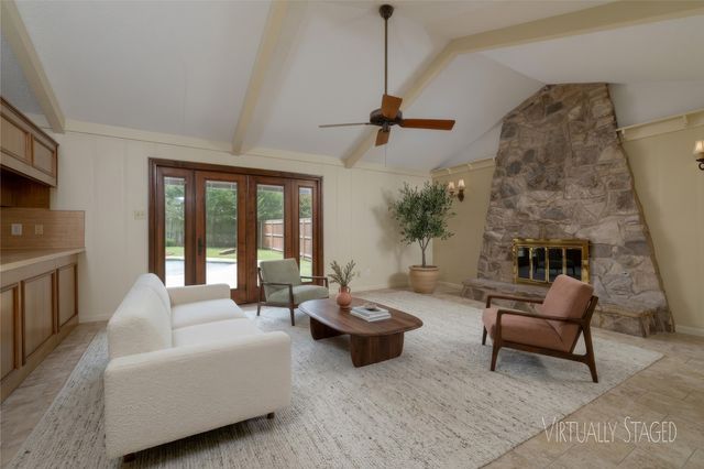 1710 Park Hill Drive, Arlington, TX 76012
