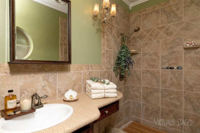 1710 Park Hill Drive, Arlington, TX 76012