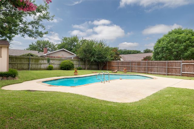 1710 Park Hill Drive, Arlington, TX 76012