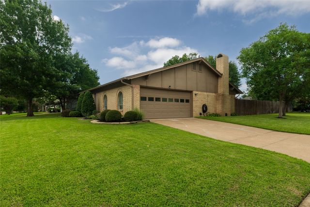 1710 Park Hill Drive, Arlington, TX 76012