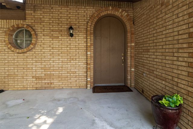 1710 Park Hill Drive, Arlington, TX 76012