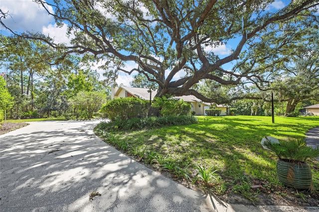 12 MAYFLOWER COURT E, Homosassa, FL 34446