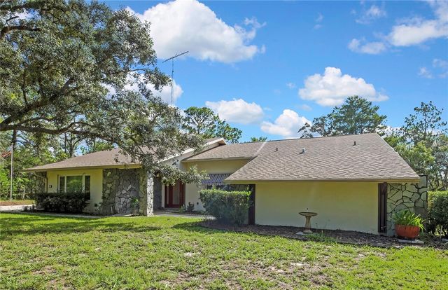 12 MAYFLOWER COURT E, Homosassa, FL 34446